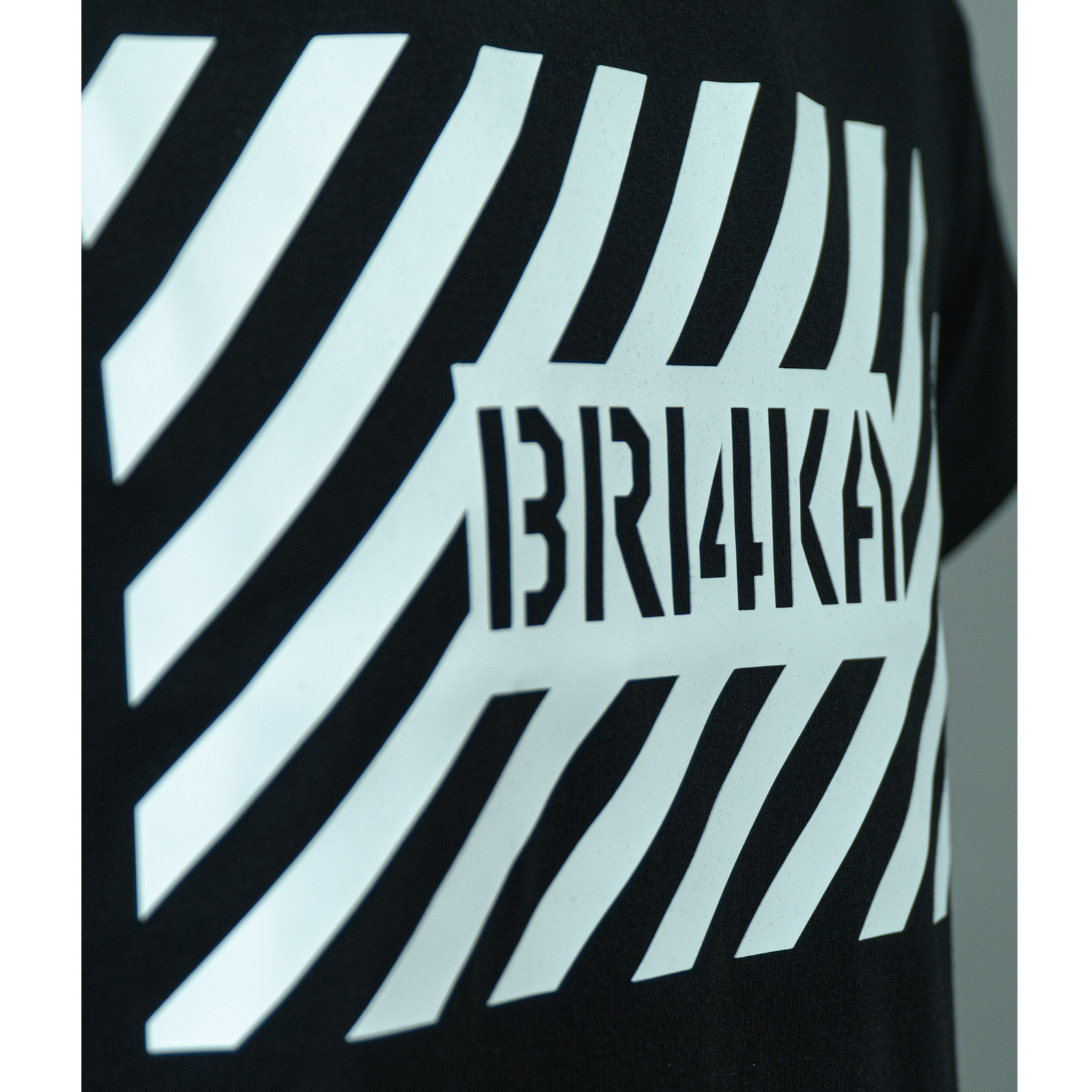 cherna-teniska-stripe-bri4ka-3